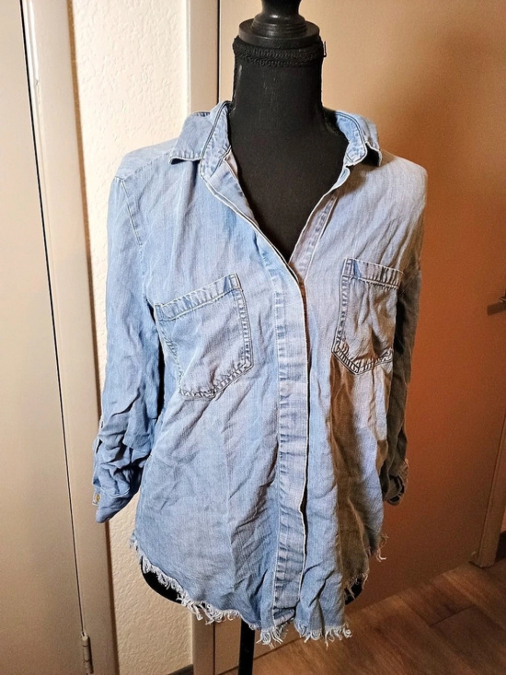 Velvet Heart Button Down Shirt in Blue Size Small